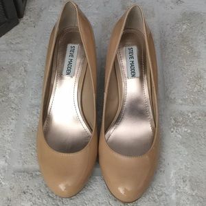 Women’s Steve Madden nude pumps, size 8.5